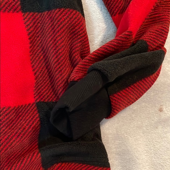 Old Navy Red and Black Checkered Fleece Long Sleeve Shirt - Picture 4 of 7